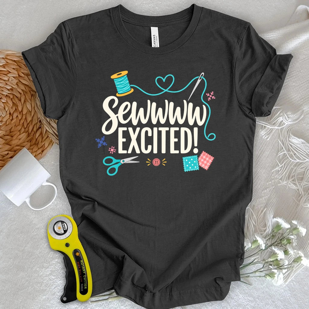 Sewww Excited T-shirt