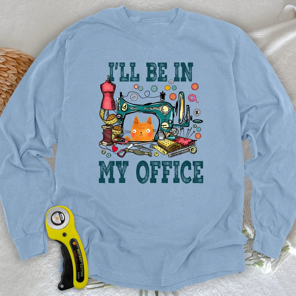 Ich bin in meinem Büro Langarm-T-Shirt