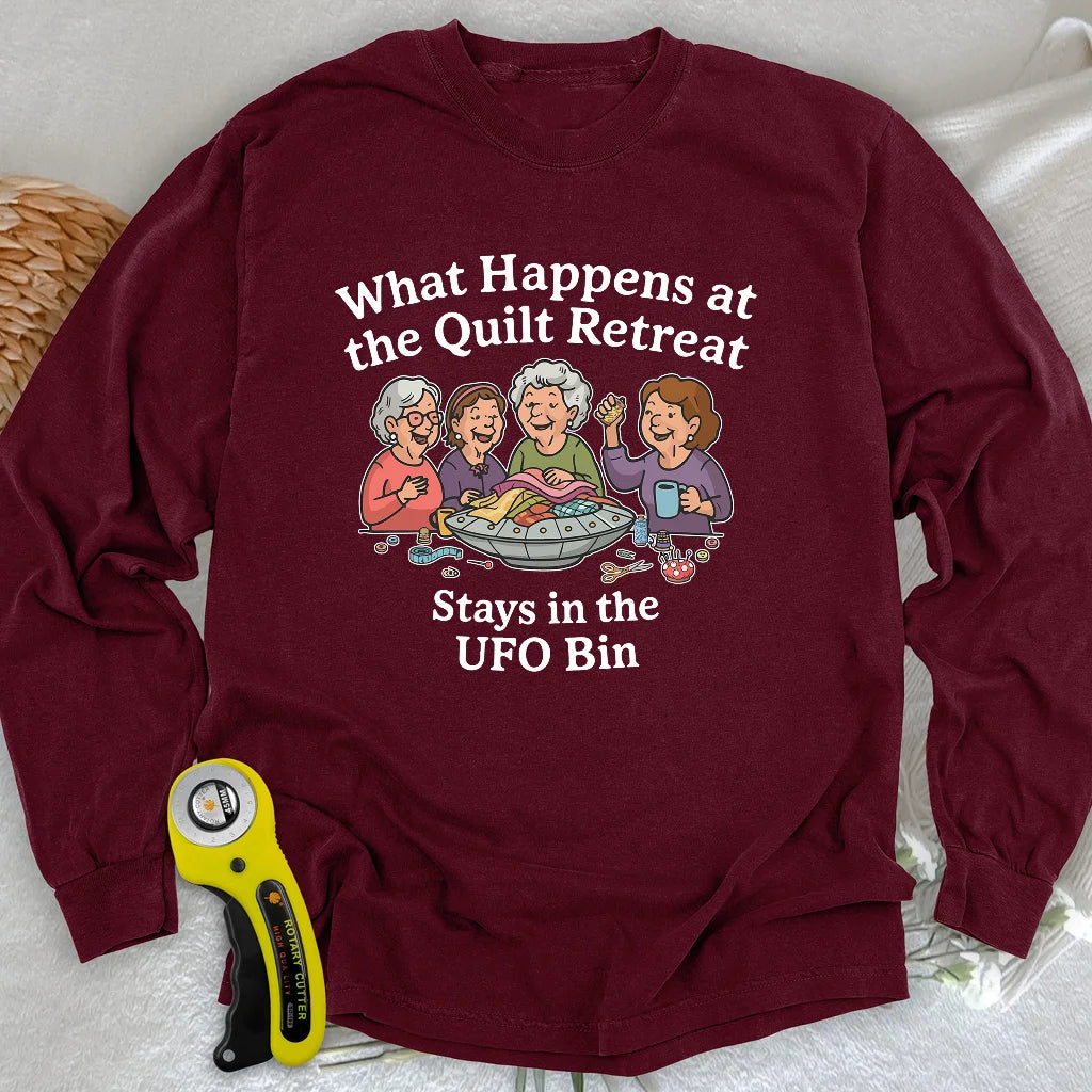 T-shirt Ă manches longues de la retraite de courtepointe OVNI