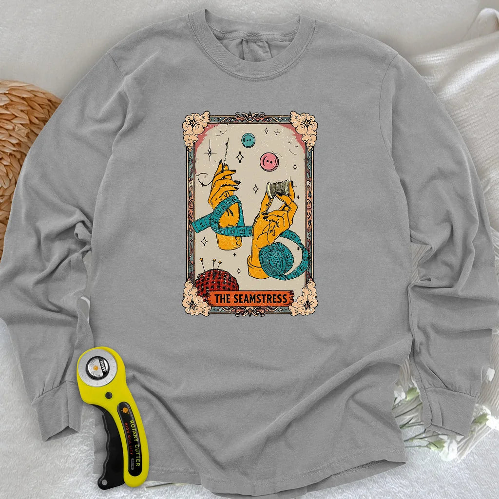 T-shirt à manches longues de la couturière de cartes de tarot
