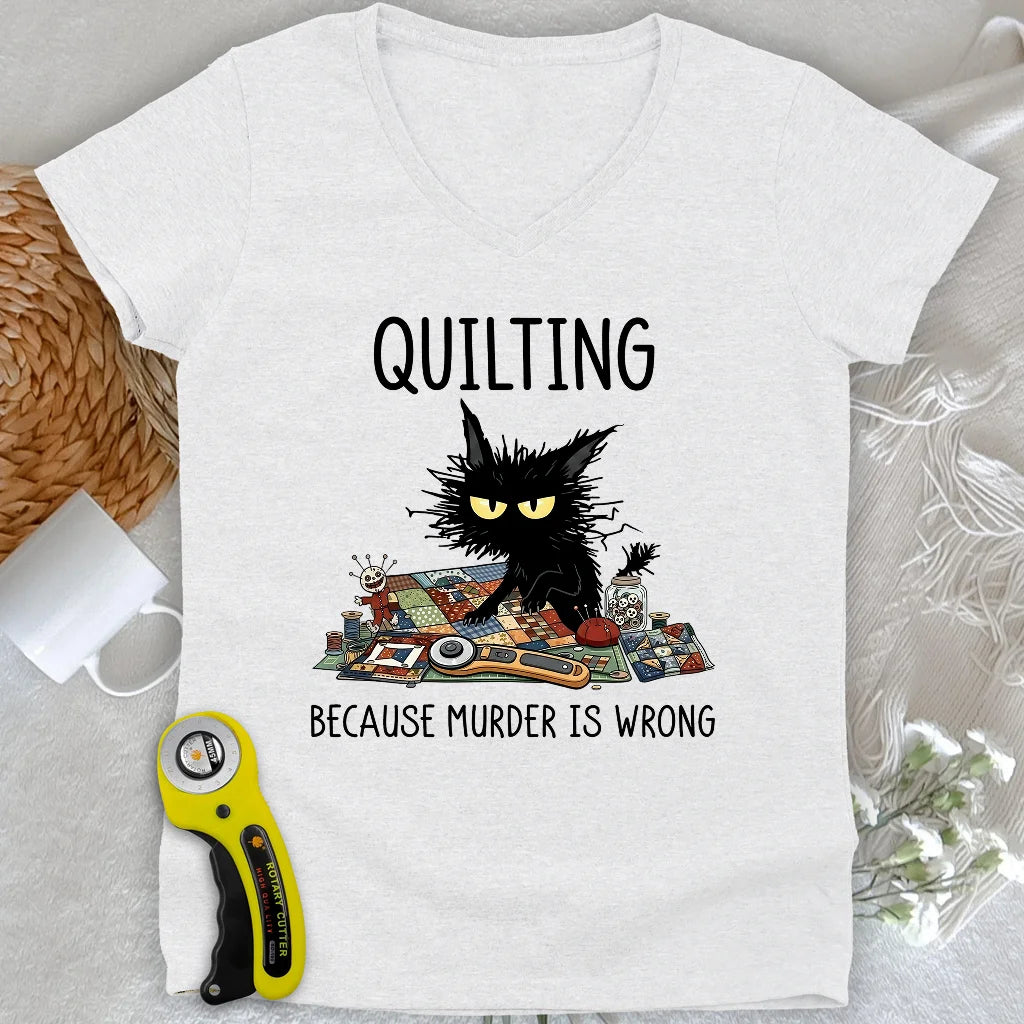 T-shirt col V « Grumpy Quilter Cat Lady »