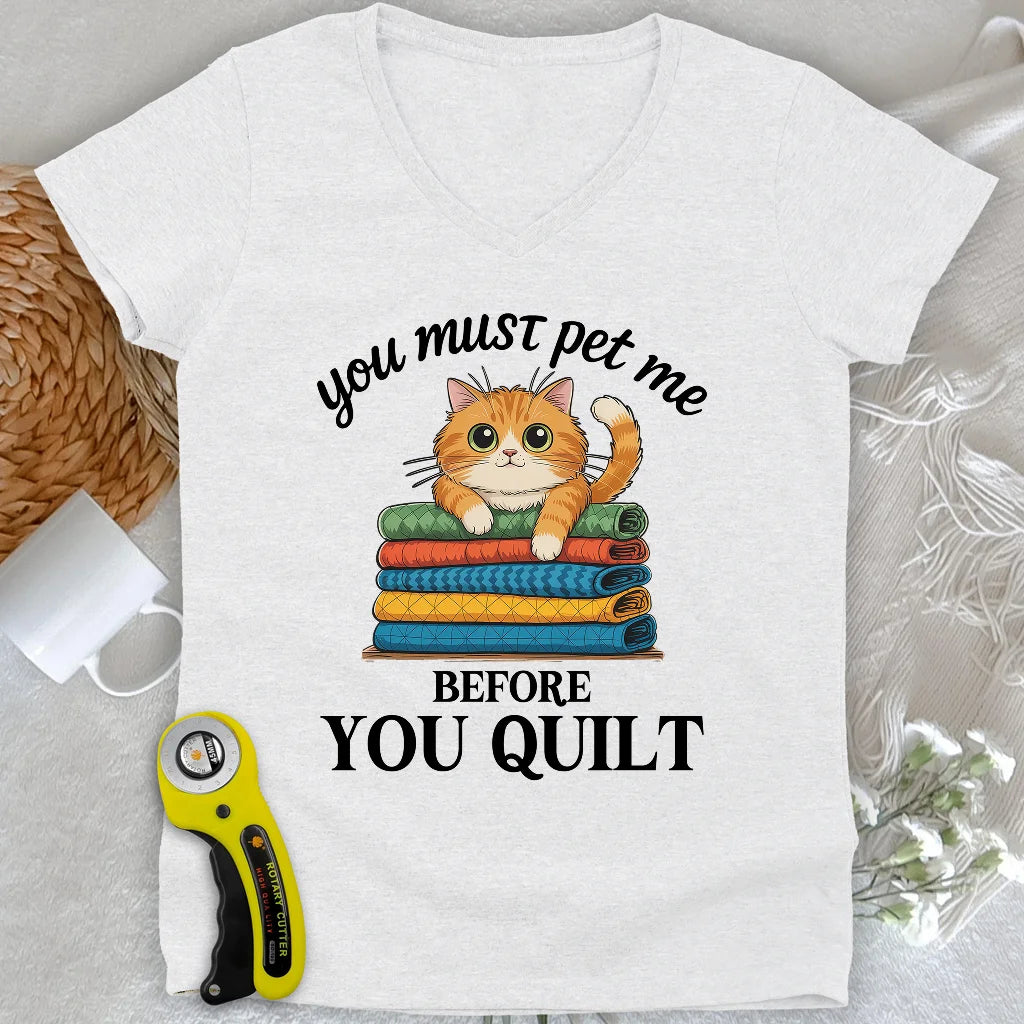 Pet me first, quilt later - Dame Col en V