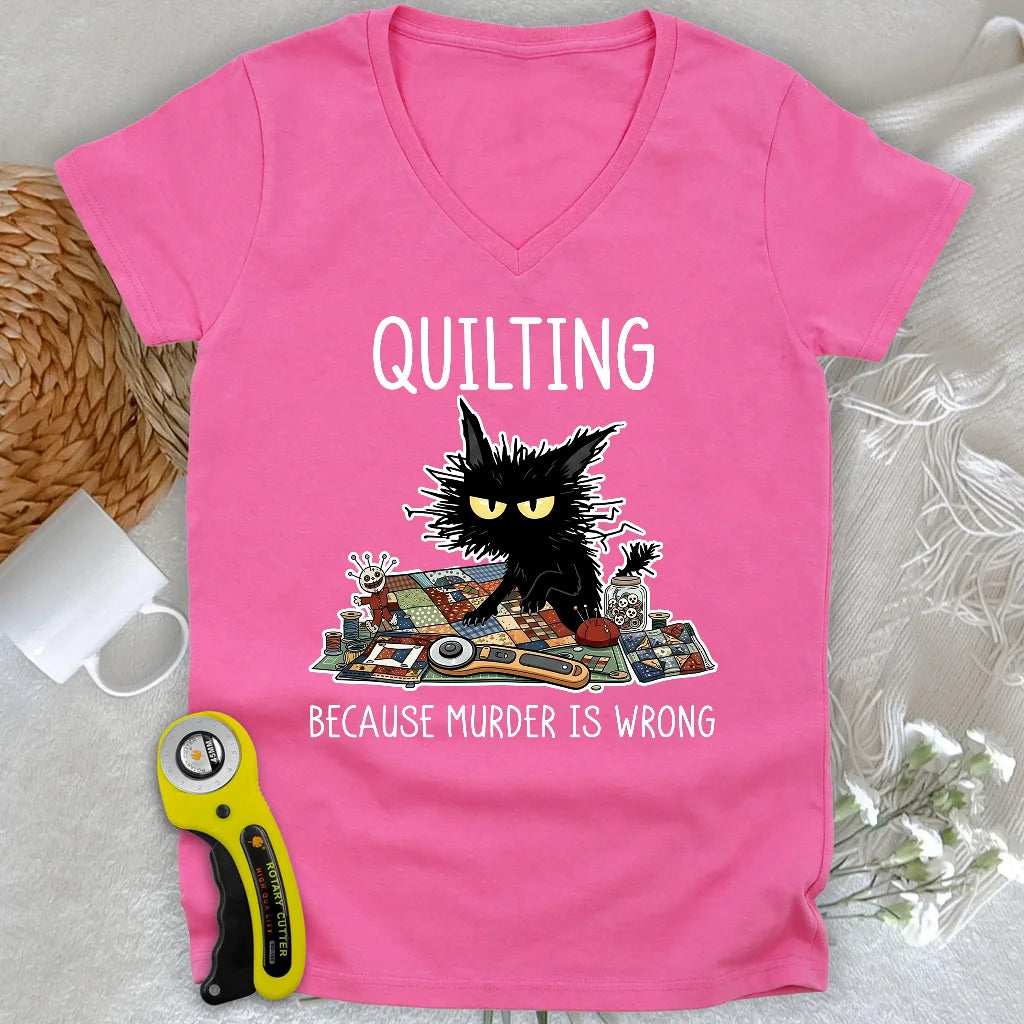T-shirt col V « Grumpy Quilter Cat Lady »