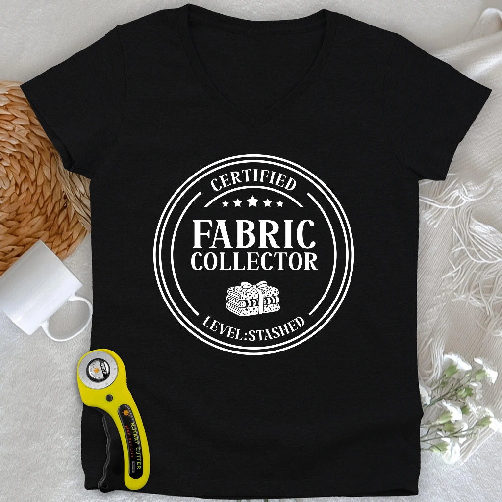 Dame collectionneuse de tissus certifiée Col en V
