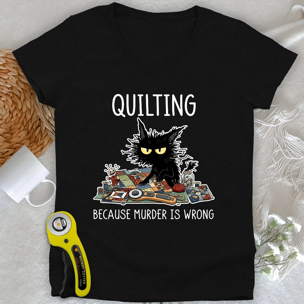 T-shirt col V « Grumpy Quilter Cat Lady »