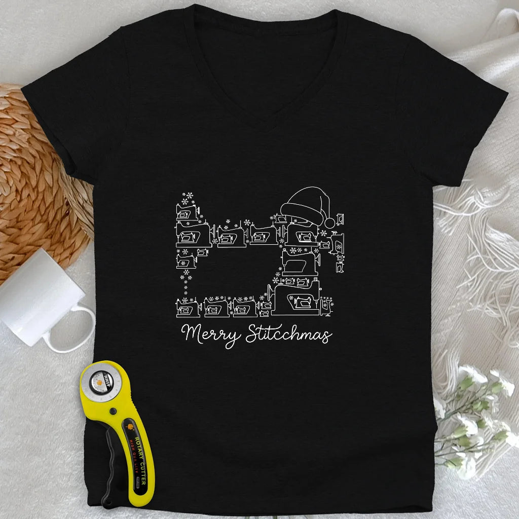 Haut col en V brodé « Merry Stitchmas » pour femme