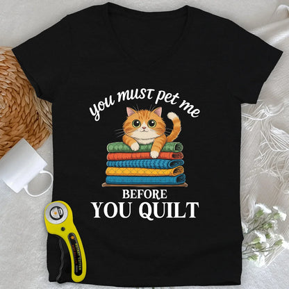 Pet me first, quilt later - Dame Col en V