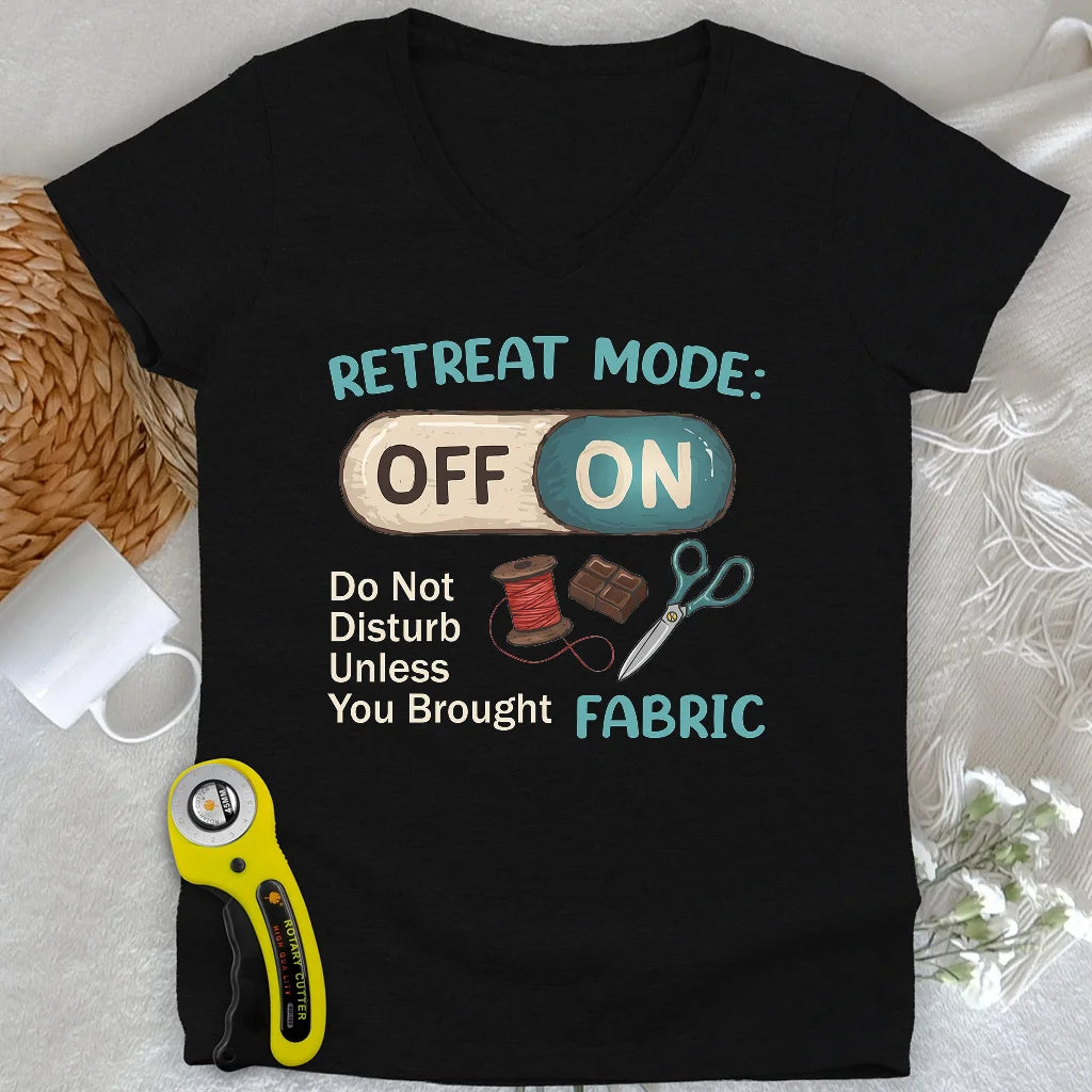 Retreat Mode: ON Lady V-neck