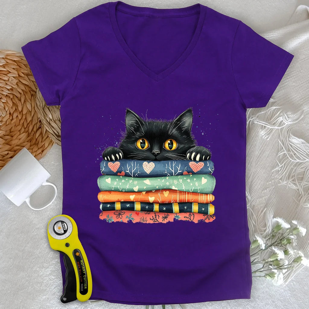 Cat on the fabric Lady V-neck