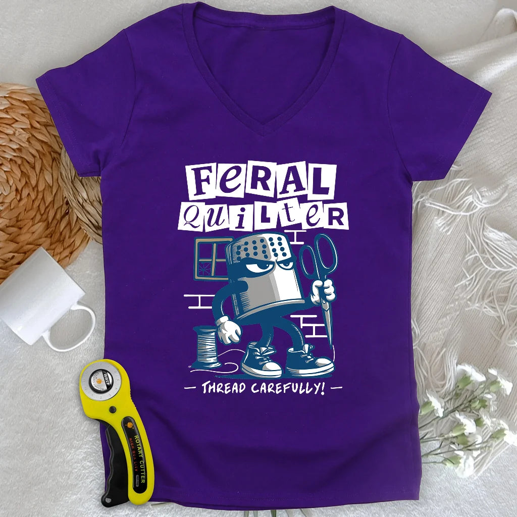 Feral Quilter Lady Col en V