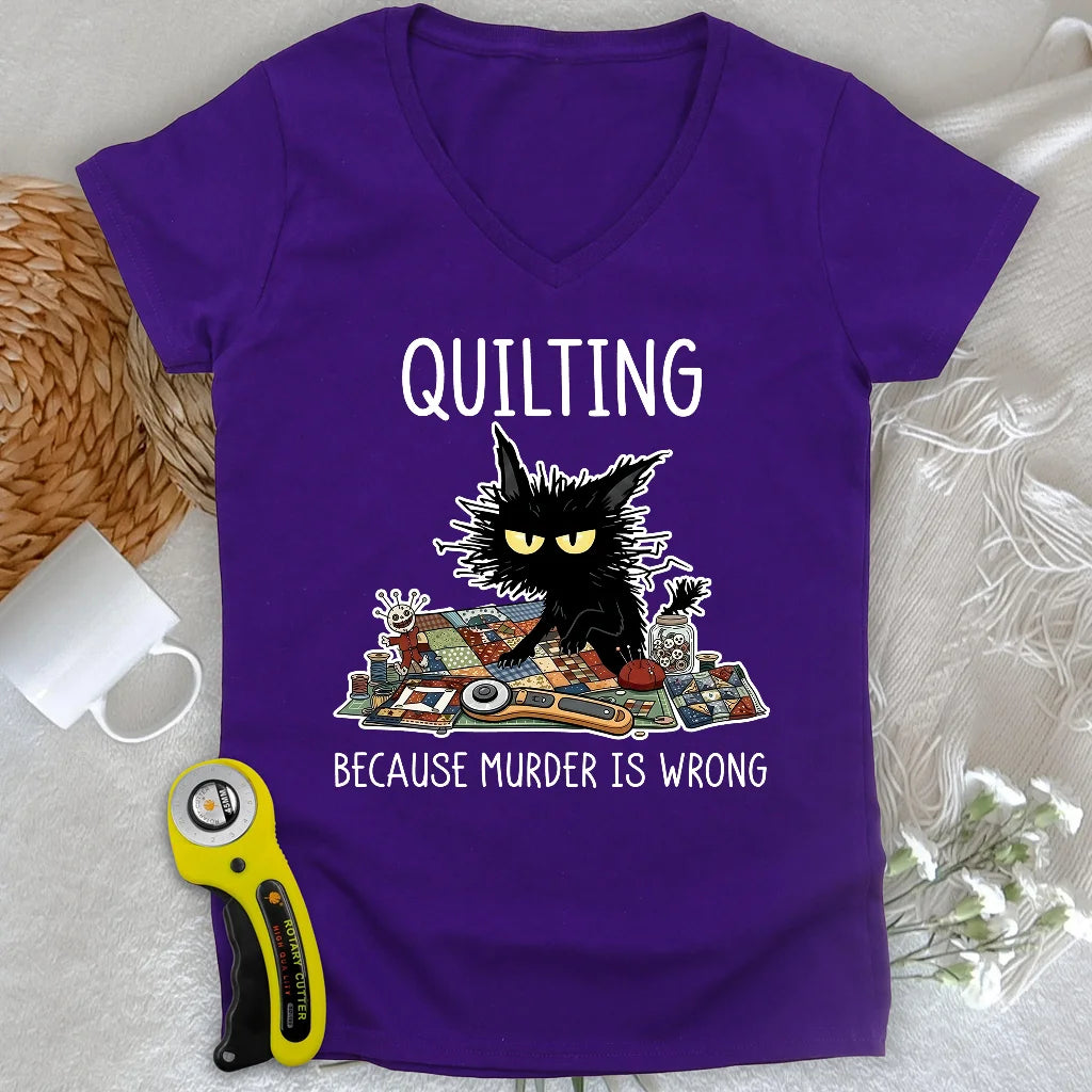 T-shirt col V « Grumpy Quilter Cat Lady »