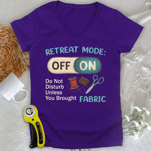 Retreat Mode: ON Lady V-neck