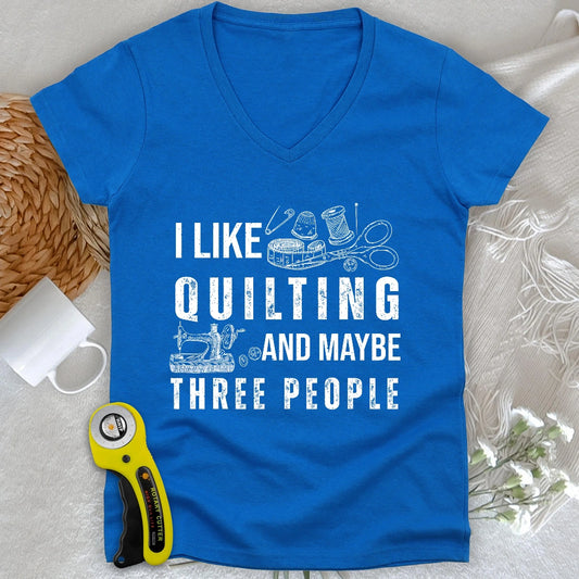 Quilting & 3 People V-neck