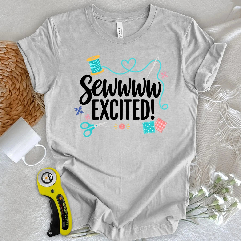 Sewww Excited T-shirt
