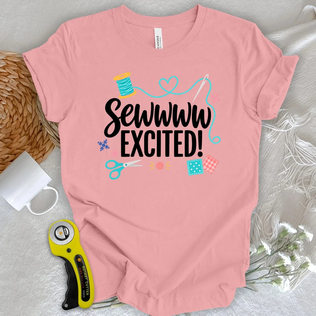 Sewww Excited T-shirt