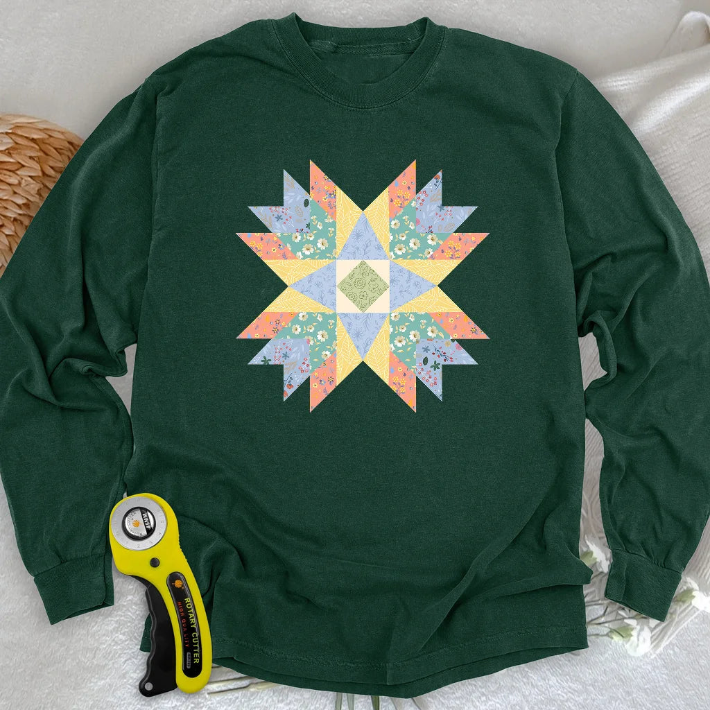 Geblümtes Sternen-Quilt Langarmshirt