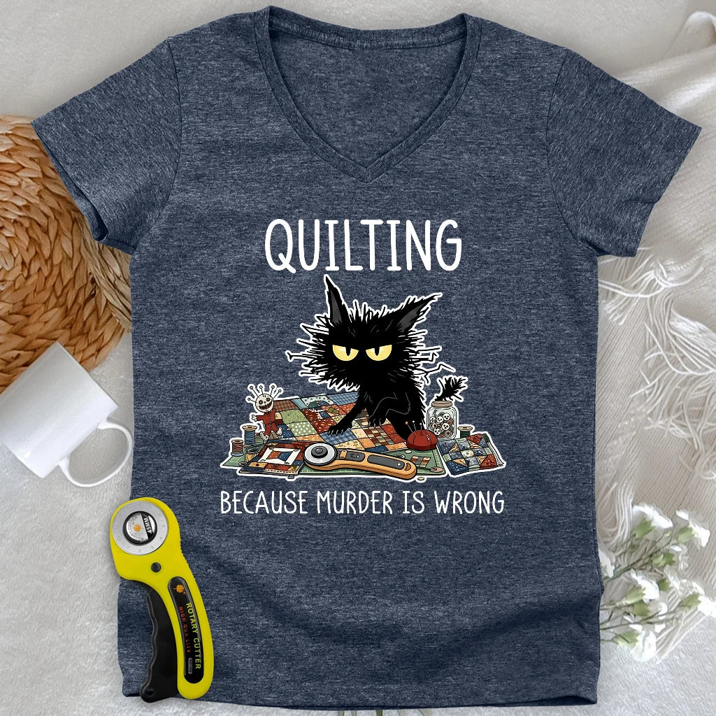 T-shirt col V « Grumpy Quilter Cat Lady »