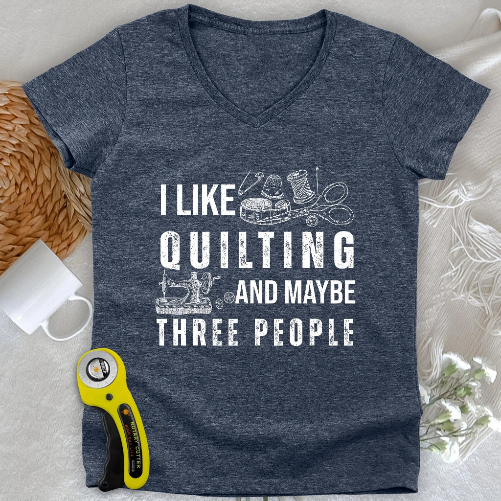 Quilting & 3 People V-neck