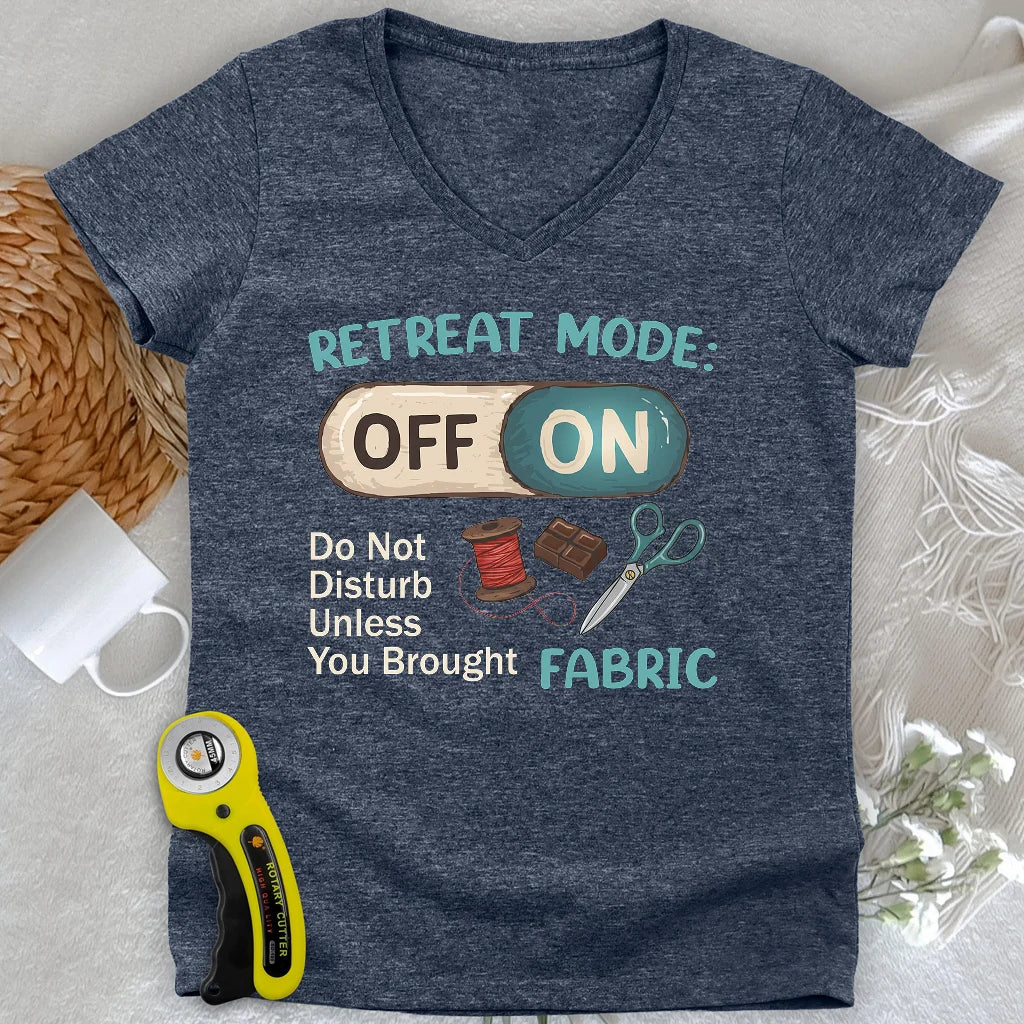 Retreat Mode: ON Lady V-neck