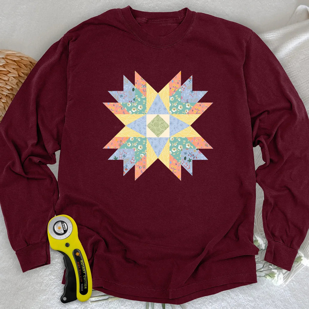 Geblümtes Sternen-Quilt Langarmshirt
