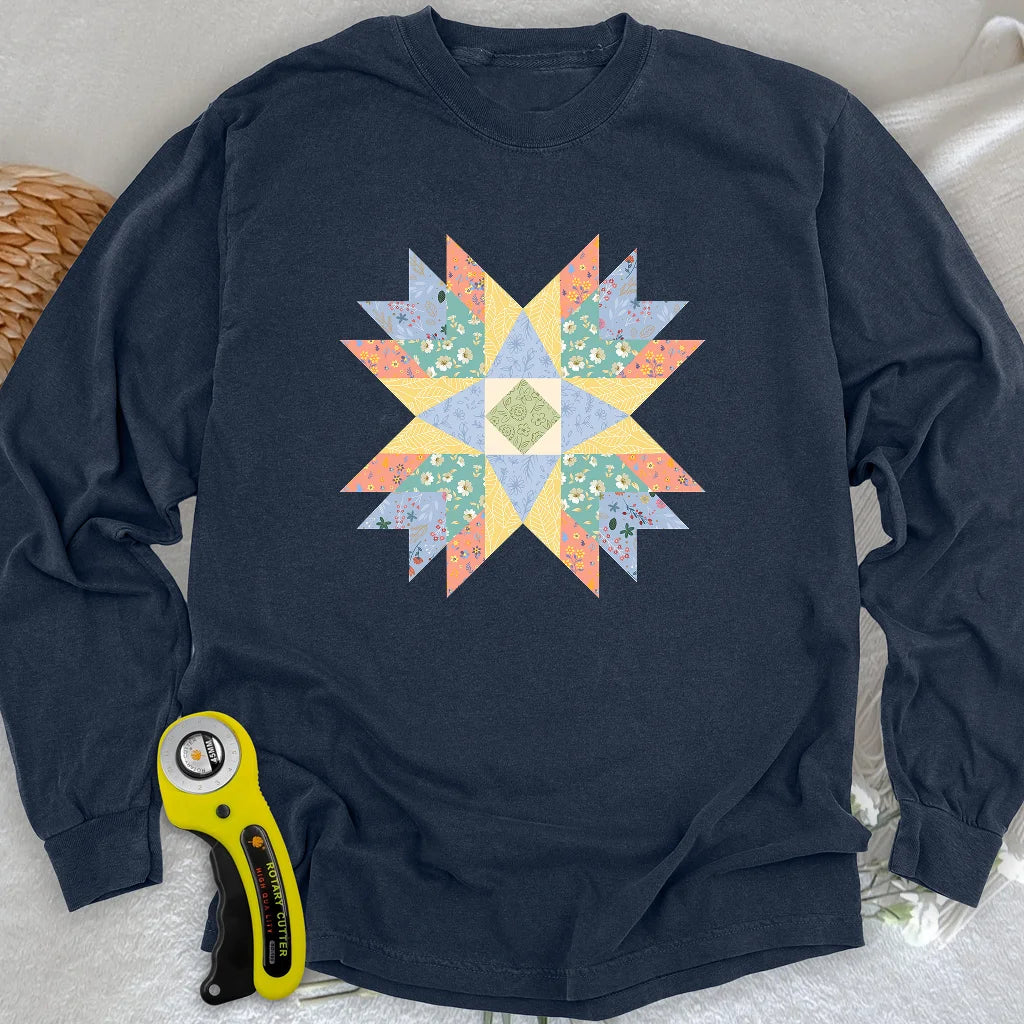 Geblümtes Sternen-Quilt Langarmshirt
