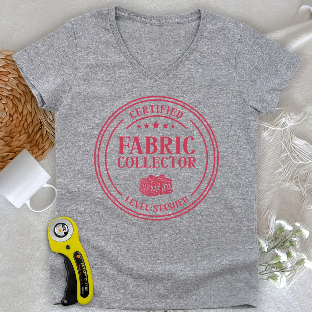 Dame collectionneuse de tissus certifiée Col en V