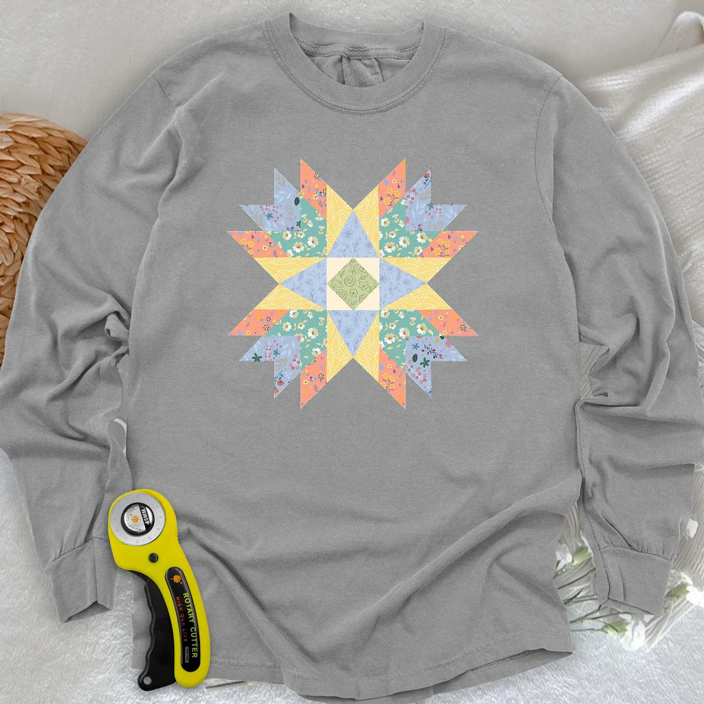 Geblümtes Sternen-Quilt Langarmshirt
