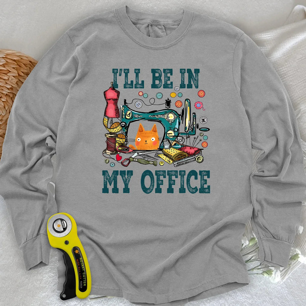 Ich bin in meinem Büro Langarm-T-Shirt