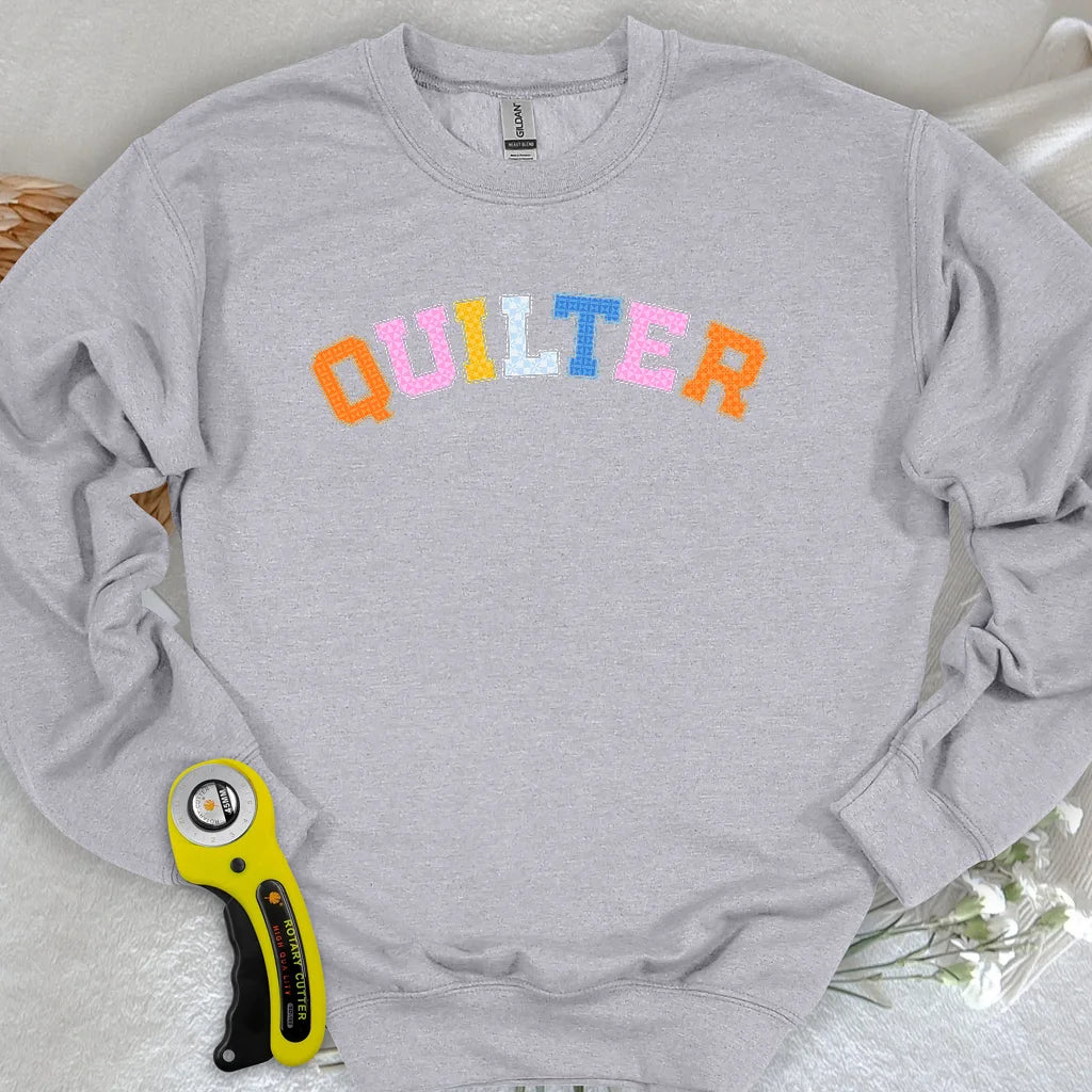 Sweat-shirt matelassé avec patchs