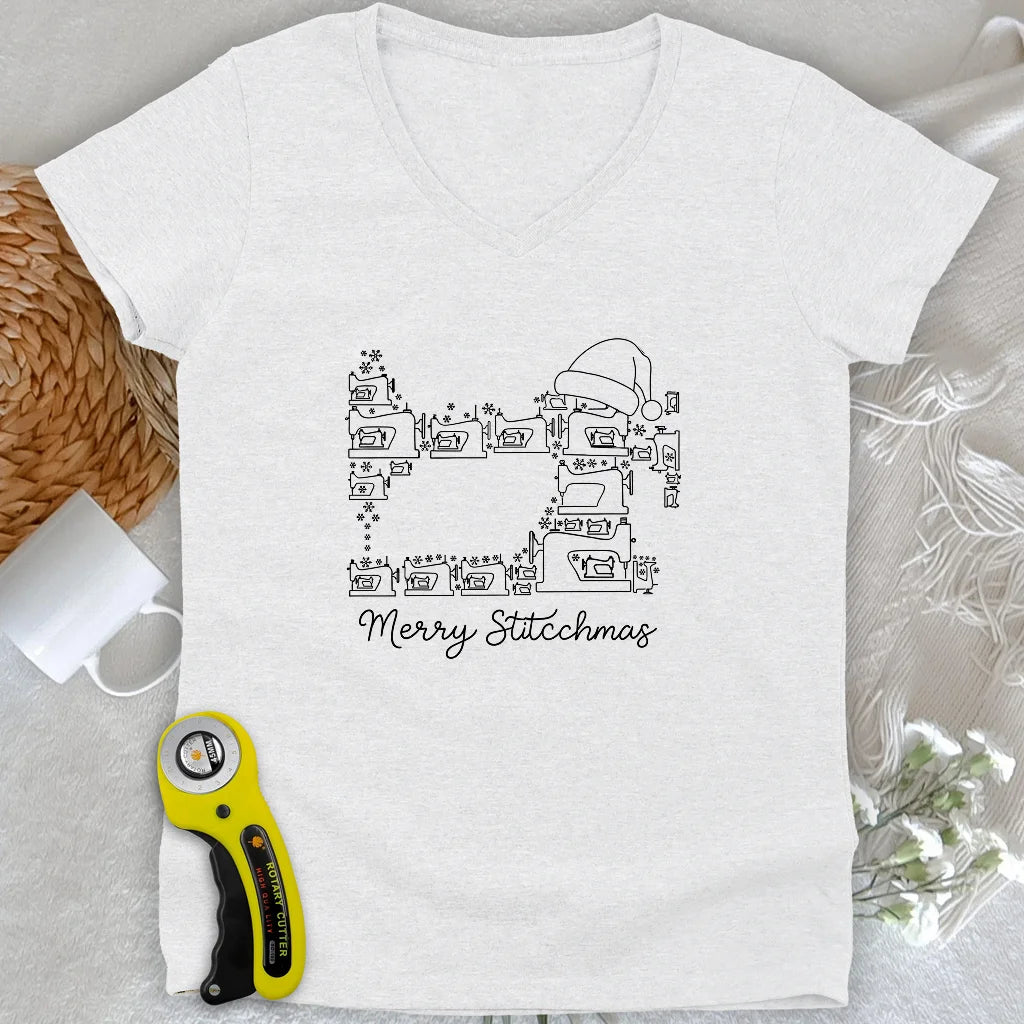 Haut col en V brodé « Merry Stitchmas » pour femme