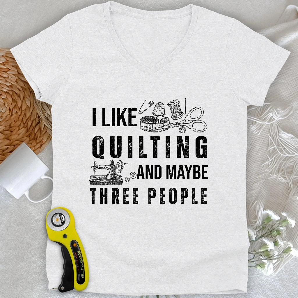Quilting & 3 People V-neck