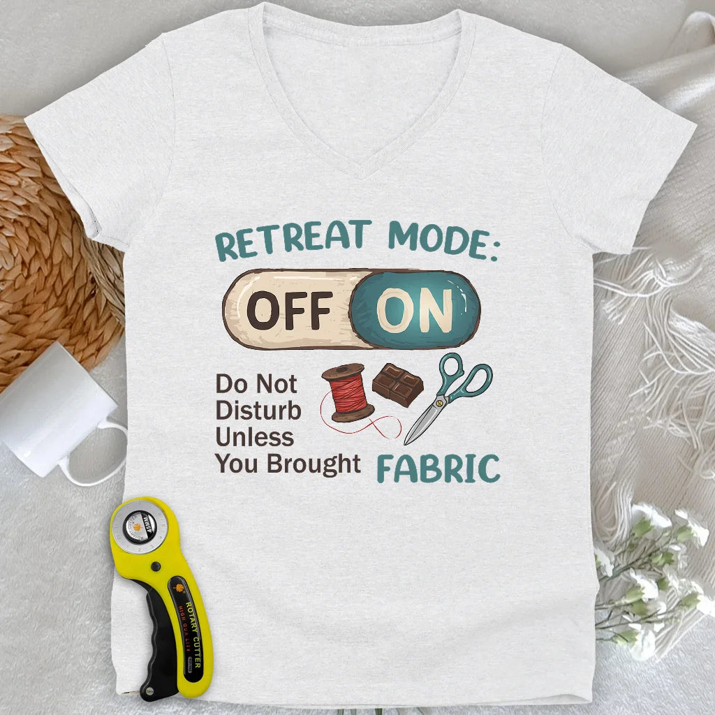 Retreat Mode: ON Lady V-neck